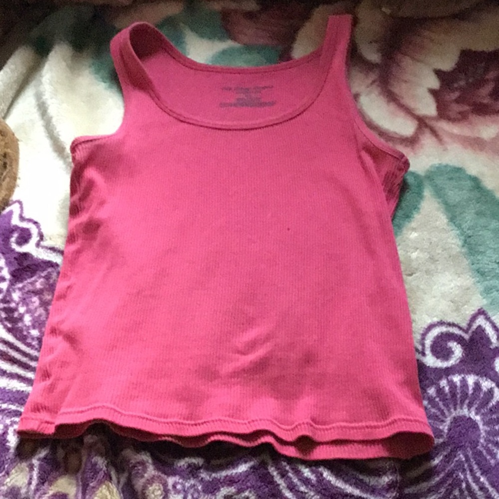 A pink tank top!